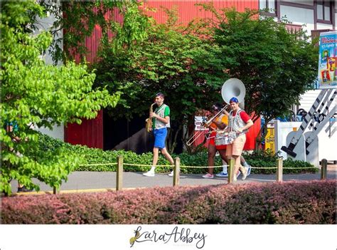 Why We Loved Dutch Wonderland in Lancaster, PA - Kara Abbey Photography