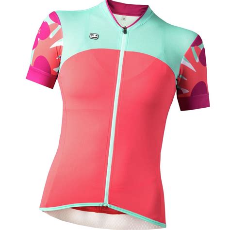 The 9 Best Bike Apparel & Accessories for Ladies in 2019