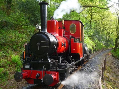 Vintage Steam Engine 'Douglas' at Talyllyn Railway