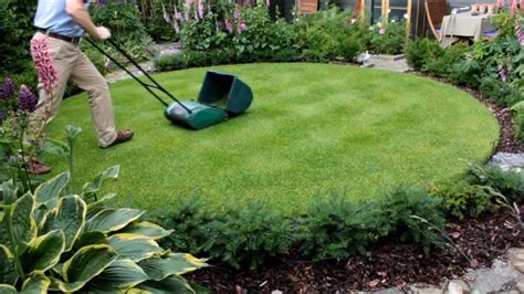 Lawn Care - Mowing & Edges - YouTube