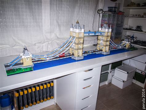 LEGO Tower Bridge Lego Tower Bridge, London Street, Lego City, Legos, Standing Desk, Geek Stuff ...