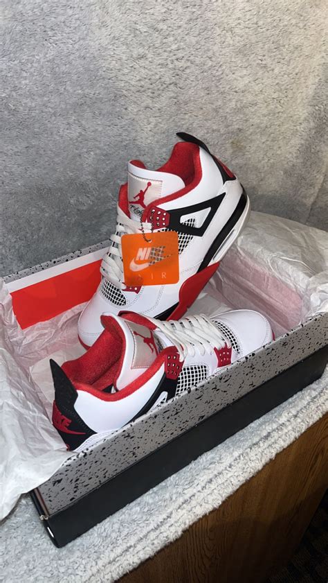 Jordan 4s Fire Red for Sale in Desert Hot Springs, CA - OfferUp