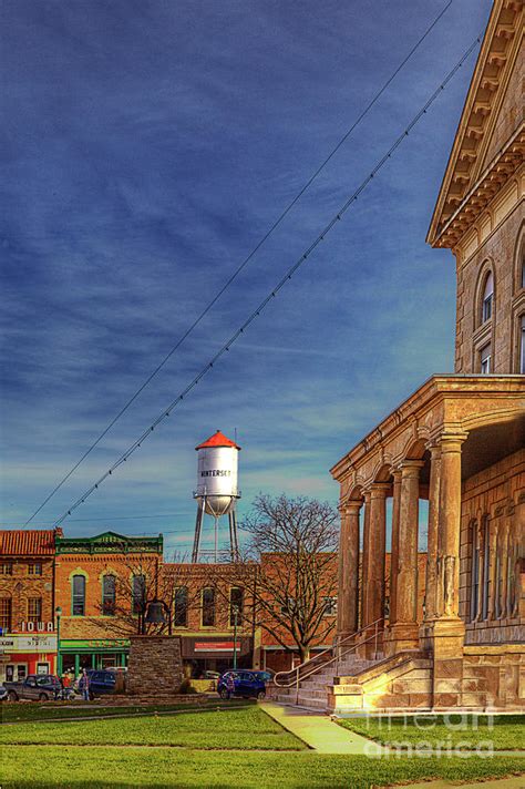 Winterset Iowa Photograph by Larry Braun