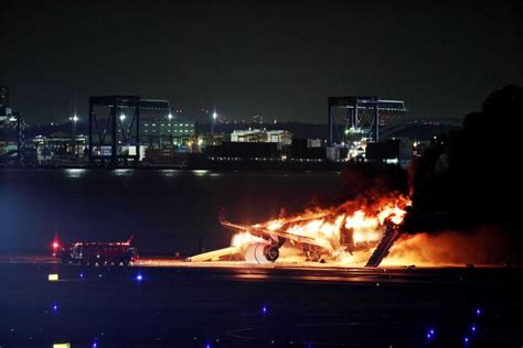 海外メディア「奇跡だ」→羽田空港事故、JAL乗客「全員脱出」に驚く報道相次ぐ | ハフポスト NEWS