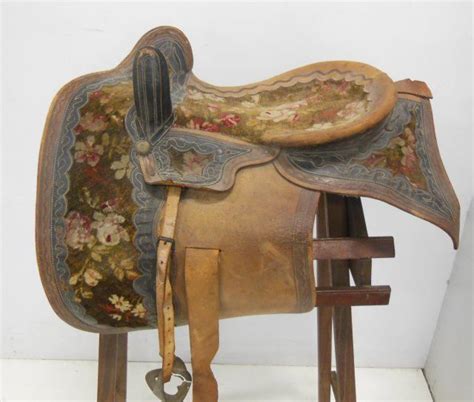 English horse saddle | Horse saddles, Horse accessories, Horse decor