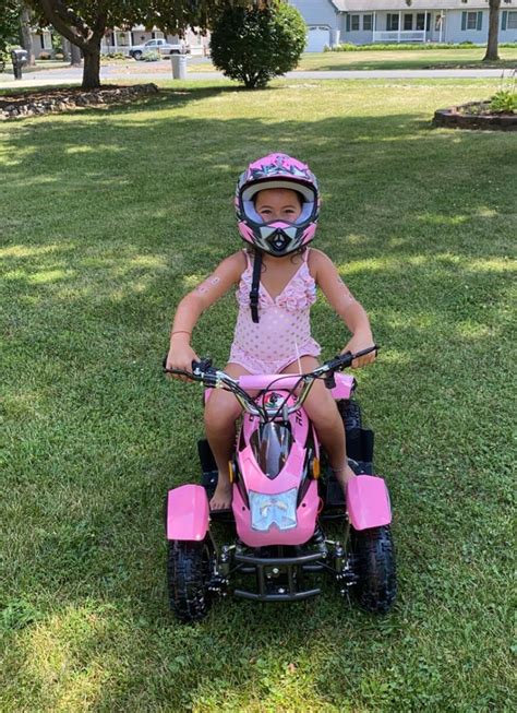 Rosso Motors eQuad S Pink - 500W Kids ATV 4 Wheeler Ride On for Girls – Rosso Motors Canada