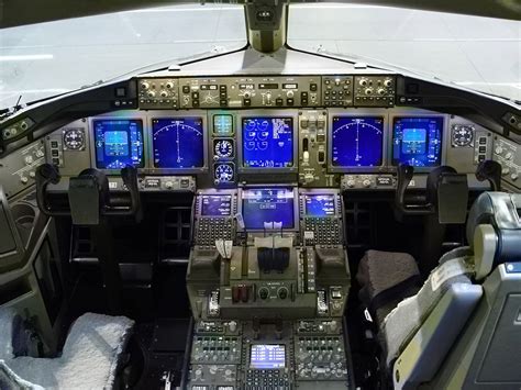 Boeing 777 cockpit hd wallpaper | Cars and Bikes HD Wallpapers