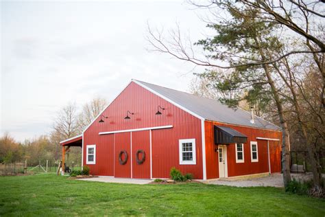 Red Barn - Farmhouse - Shed - St Louis - by JT Build | Houzz