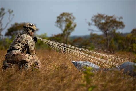 DVIDS - Images - U.S. and Brazilian Special Forces Conduct a HAHO Jump ...