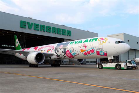 EVA Air Hello Kitty Besties Jet _Image 2 – CREDIT EVA AIR (1) | AirlineGeeks.com