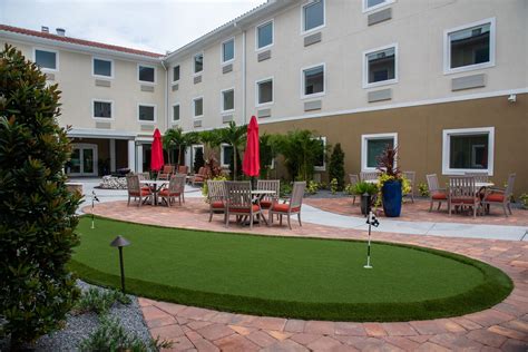 Outdoor Amenities - Suntree Senior Living