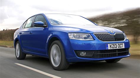 Skoda Octavia Hatchback (2013 - ) review | AutoTrader