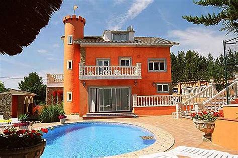 Luxury Villas in Barcelona - Villa Rentals Barcelona