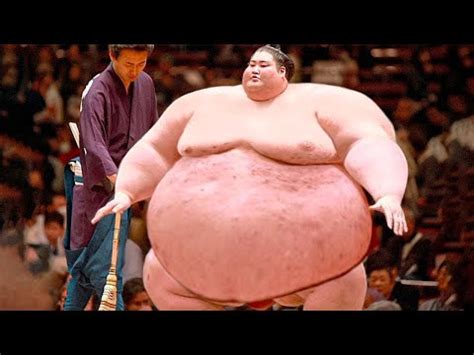 This is What The Biggest Sumo Wrestler In The World Is Capable Of - YouTube