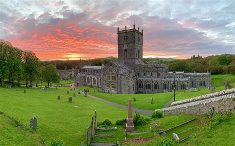 Service celebrates 900 years of pilgrimage at St Davids - The Church in ...