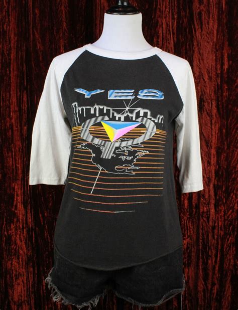 Vintage Yes Concert T Shirt 1984 90125 World Tour Jersey - Medium – Black Shag Vintage