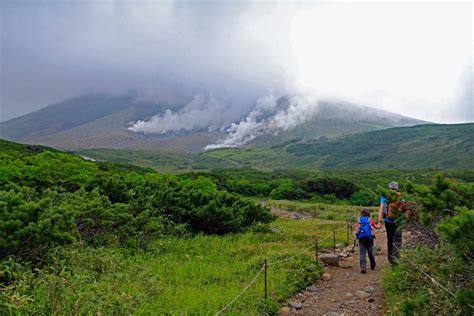 Mount Asahidake hike - climb Hokkaido's highest volcano | World best hikes