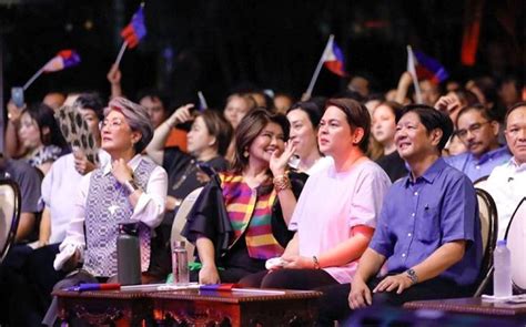 Marcos honors teachers, holds concert in Malacañang