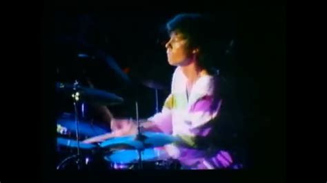 Santana- Soul Sacrifice/ Mike Shrieve drum solo/ Free Angela- Live in South America 1973 - YouTube