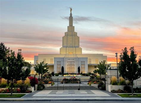 Presidents and Matrons of the Idaho Falls Idaho Temple | ChurchofJesusChristTemples.org