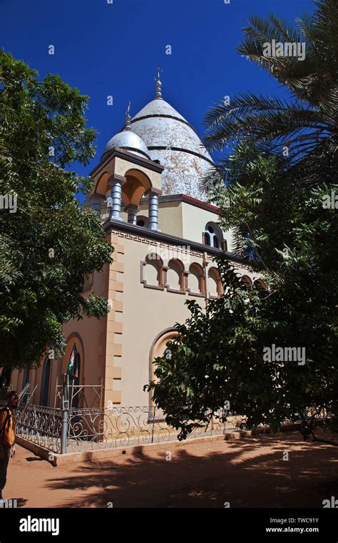 Mosque in Omdurman in Khartoum, Sudan Stock Photo - Alamy