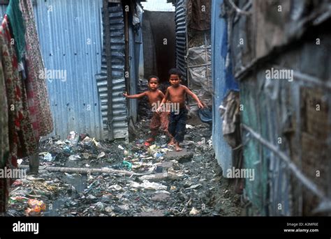 Children in the slums of Dhaka Bangladesh Stock Photo - Alamy