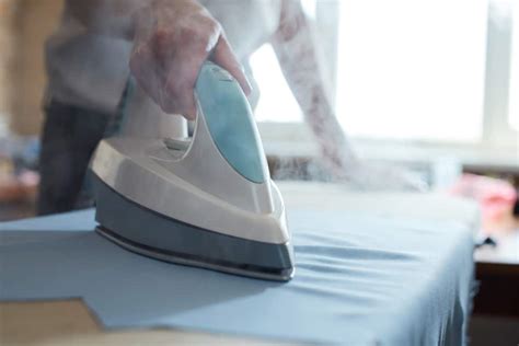 How to Use a Steam Iron: Your Guide to a Wrinkle-Free Wardrobe - House ...