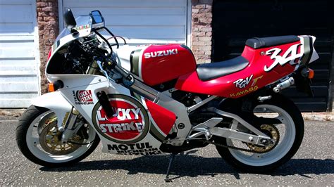 Suzuki RGV250 VJ22 1994 Lucky Strike Replica