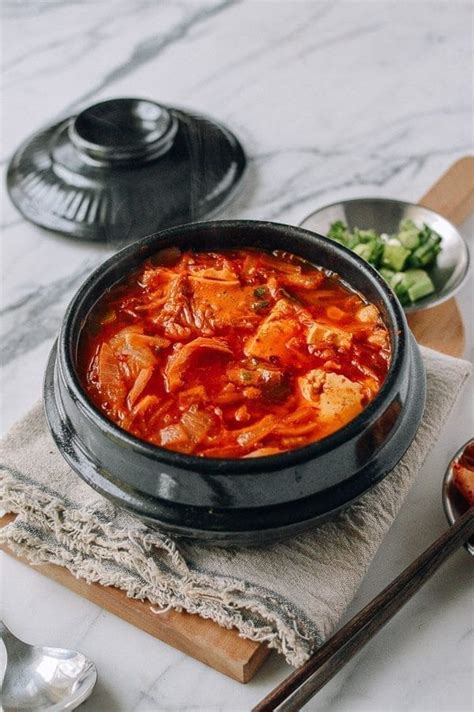 Kimchi Stew (Kimchi Jigae Recipe) - The Woks of Life