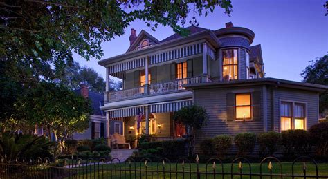 Natchez History and Culture - Devereaux Shields House