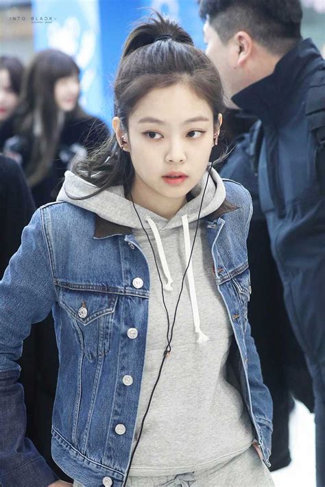 Blackpink-Jennie-Airport-Fashion-Black-Outfit-26-March-2018-from-Jeju ...