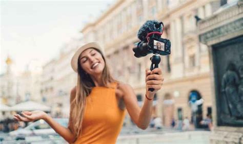 How to Become A Travel Vlogger - FCT