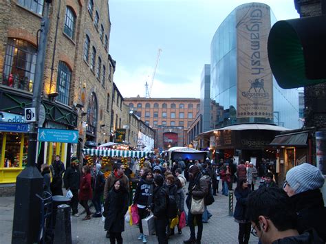 File:Market stalls and Gilgamesh Bar opposite Camden Lock - geograph.org.uk - 1707195.jpg ...