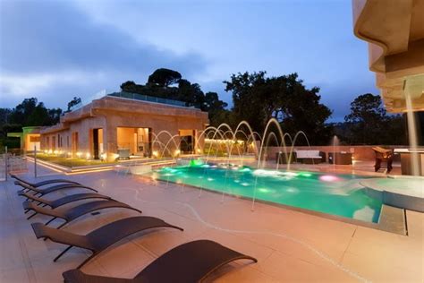 Passion For Luxury : RIHANNAS LUXURY HOME