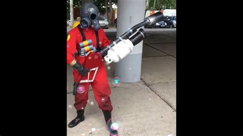 TF2 Pyro Cosplay - Flamethrower blows bubbles - YouTube