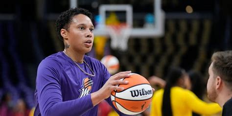 Brittney Griner receives standing ovation in WNBA return - Mr-Mehra