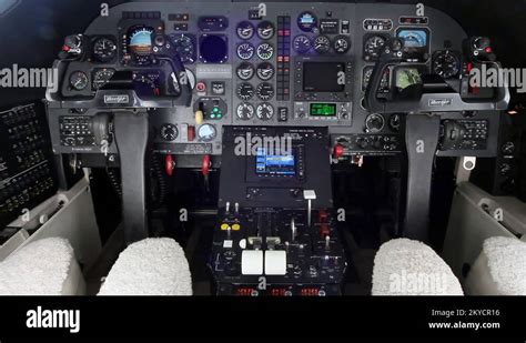 Hawker Beechjet Cockpit Zoom In Stock Video Footage - Alamy