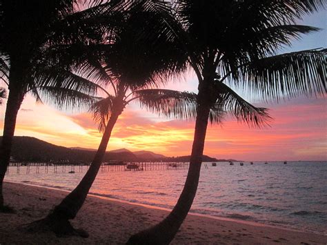 A beautiful sunset on Koh Samui. #AwesomeHolidaysatPrana @prAna Beach ...