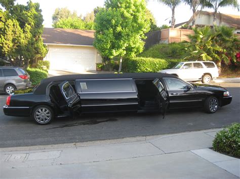 Black Limo by destinysWalrus on DeviantArt