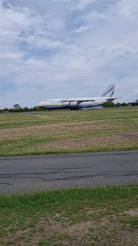 Antonov AN-124 landing Rockhampton Australia : r/aviation