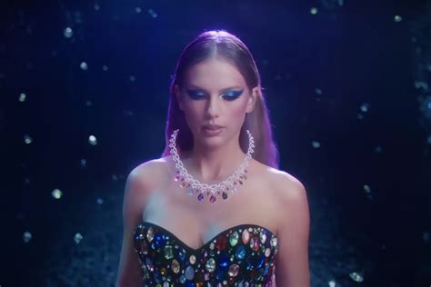 Pat McGrath Products In Taylor Swift’s “Bejeweled” Video | Who What Wear UK