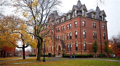 Campus Guide: Tufts University - Spokin