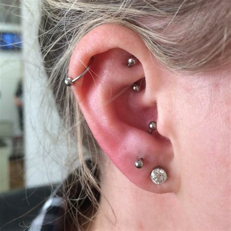 Anti-Tragus Piercing [50 Ideas]: Pain Level, Healing Time, Cost, Experience - Piercee