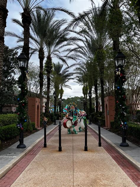 Christmas Decorations Spruce Up Disney's Port Orleans French Quarter Resort! - MickeyBlog.com