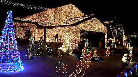 Christmas lights in Murrieta, 12+ houses set to music - YouTube