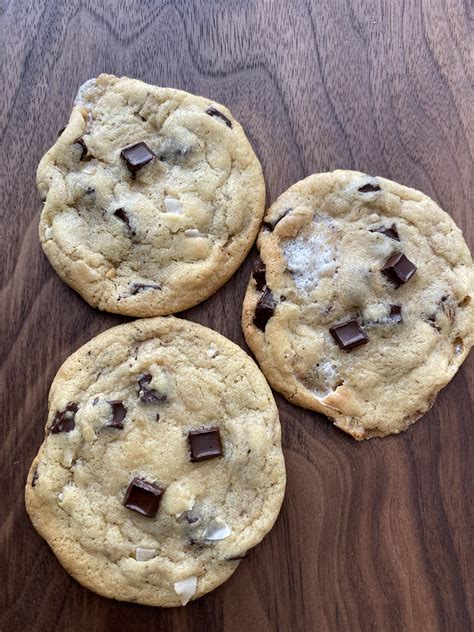 Marshmallow, Coconut & Dark chocolate chunk cookies - City Foodie Farm