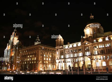 Liverpool three graces hi-res stock photography and images - Alamy