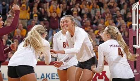 Gopher Volleyball Team Advances To Sweet 16