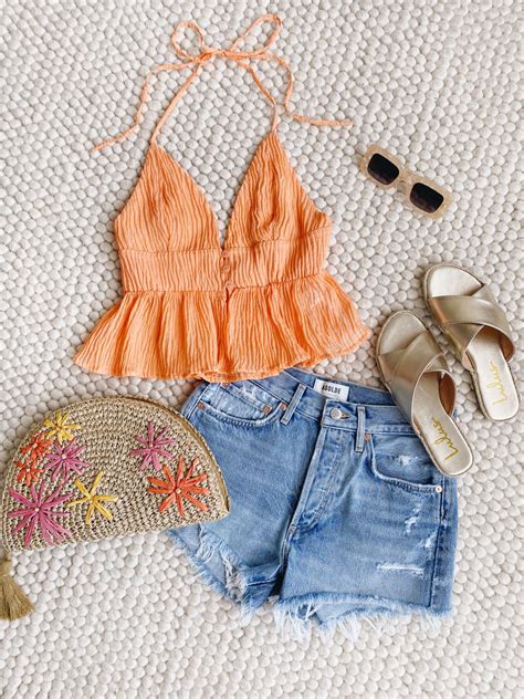 What To Wear To The Beach: Cute Outfits To Copy ASAP - Lulus.com Fashion Blog