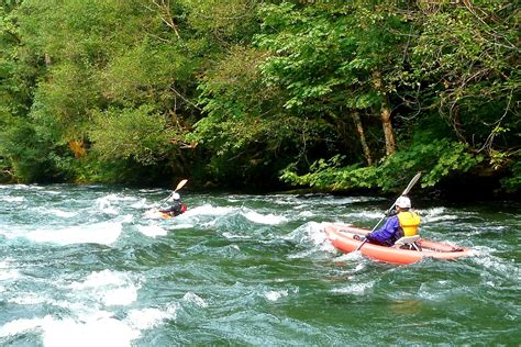 Everything Oregon (and Beyond): Rafting the McKenzie River